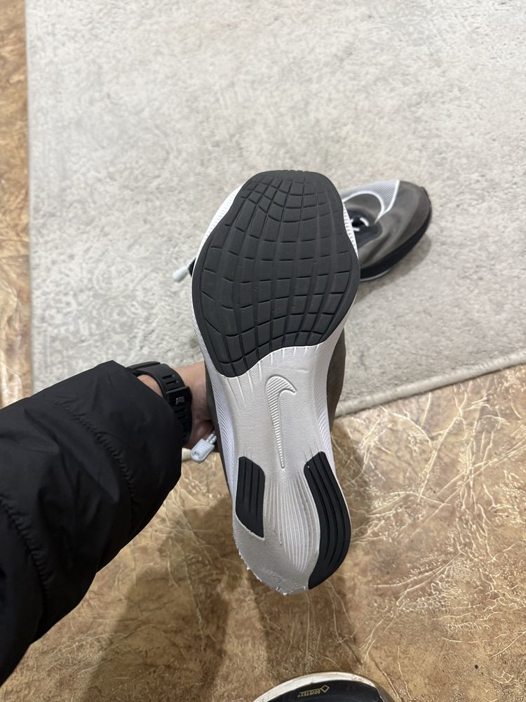 Найк Nike кроссовки беговые  Adidas Reebok Hoka Puma