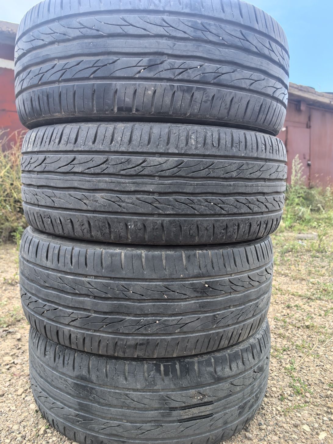 Продам комплект резины