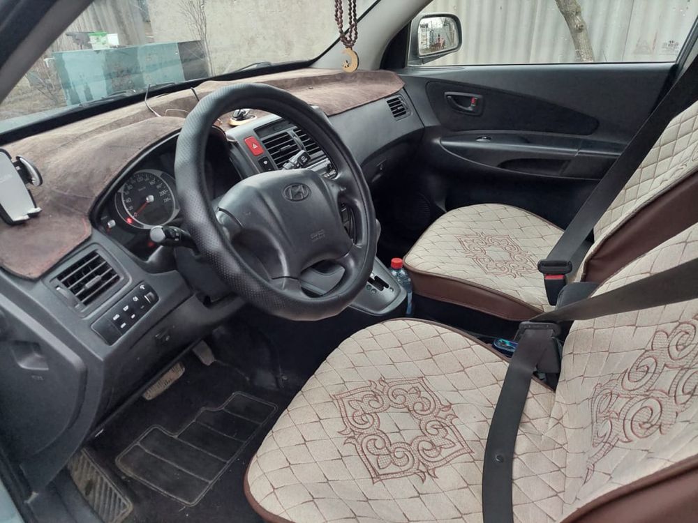 Продам Hyundai Tucson объем 2,7 2008