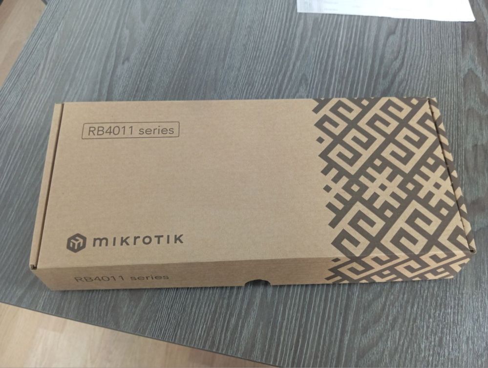 Продам Mikrotik RB4011IGS+RM