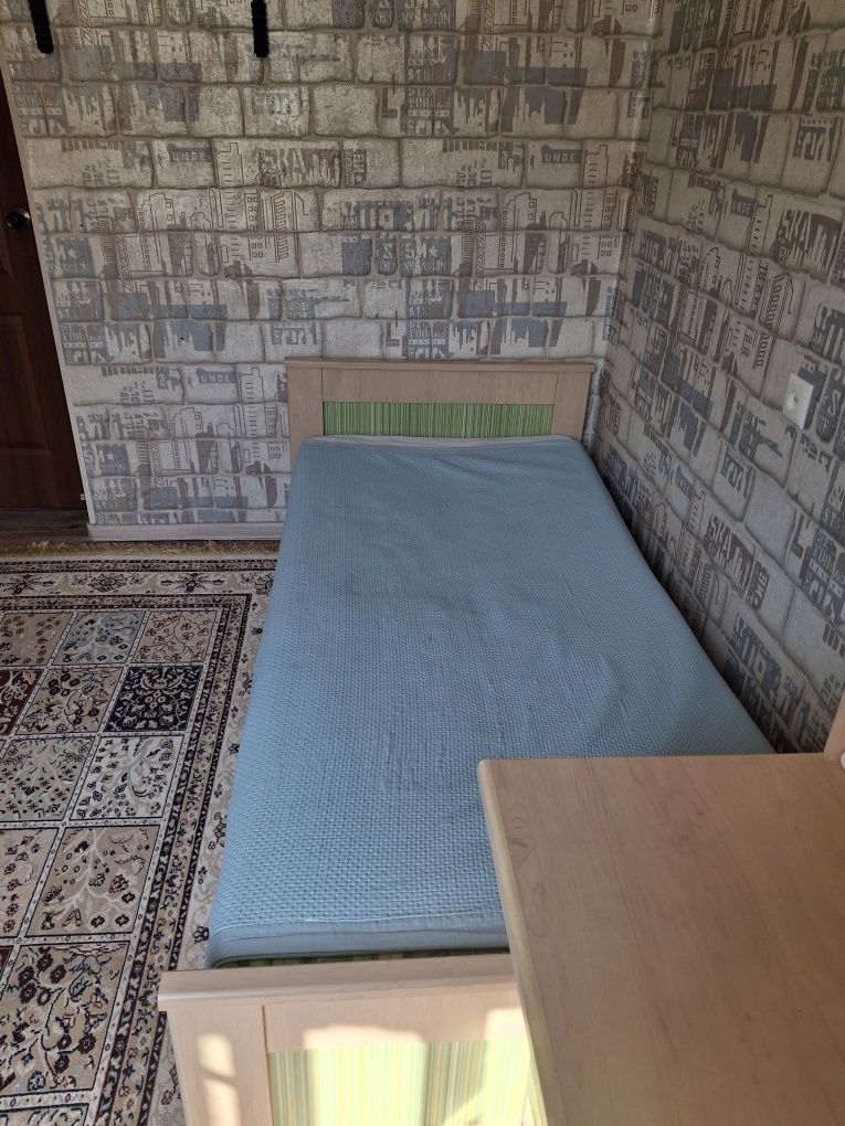 Детская спальня с кроватью