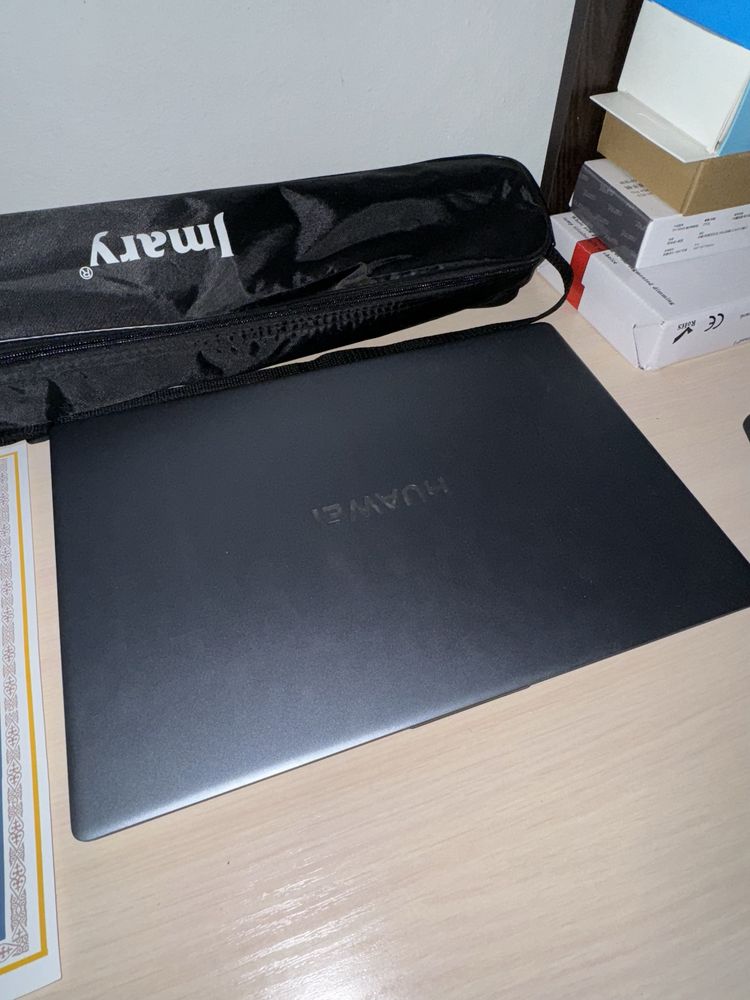 Huawei matebook.