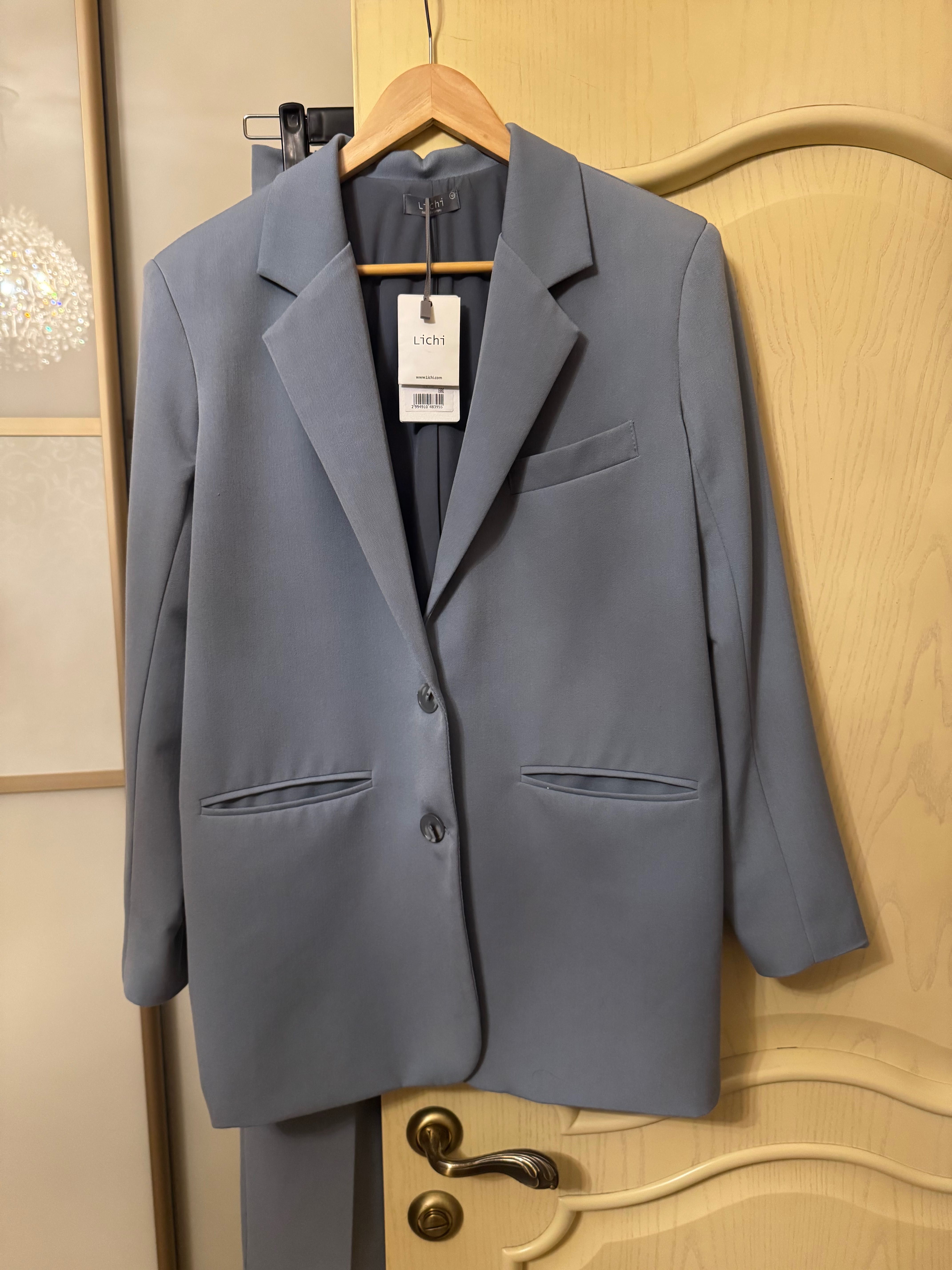 Продам жен костюм фирмы Lichi  р.  s-m  (Германия)