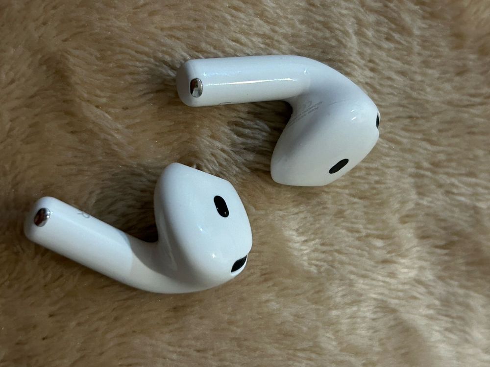 Продам Airpods 4