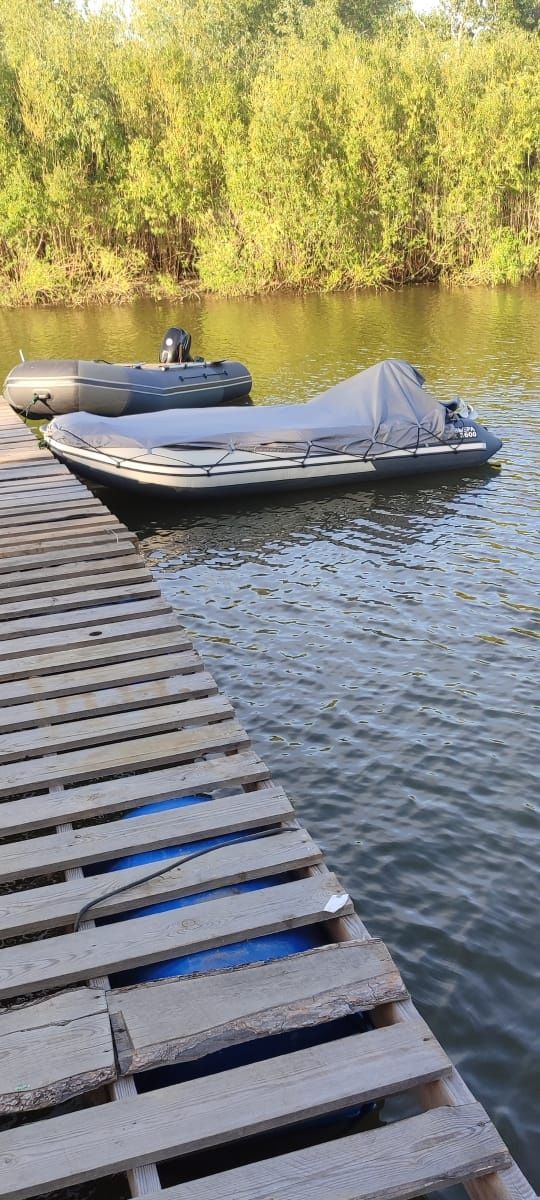 Продам лодку с мотором
