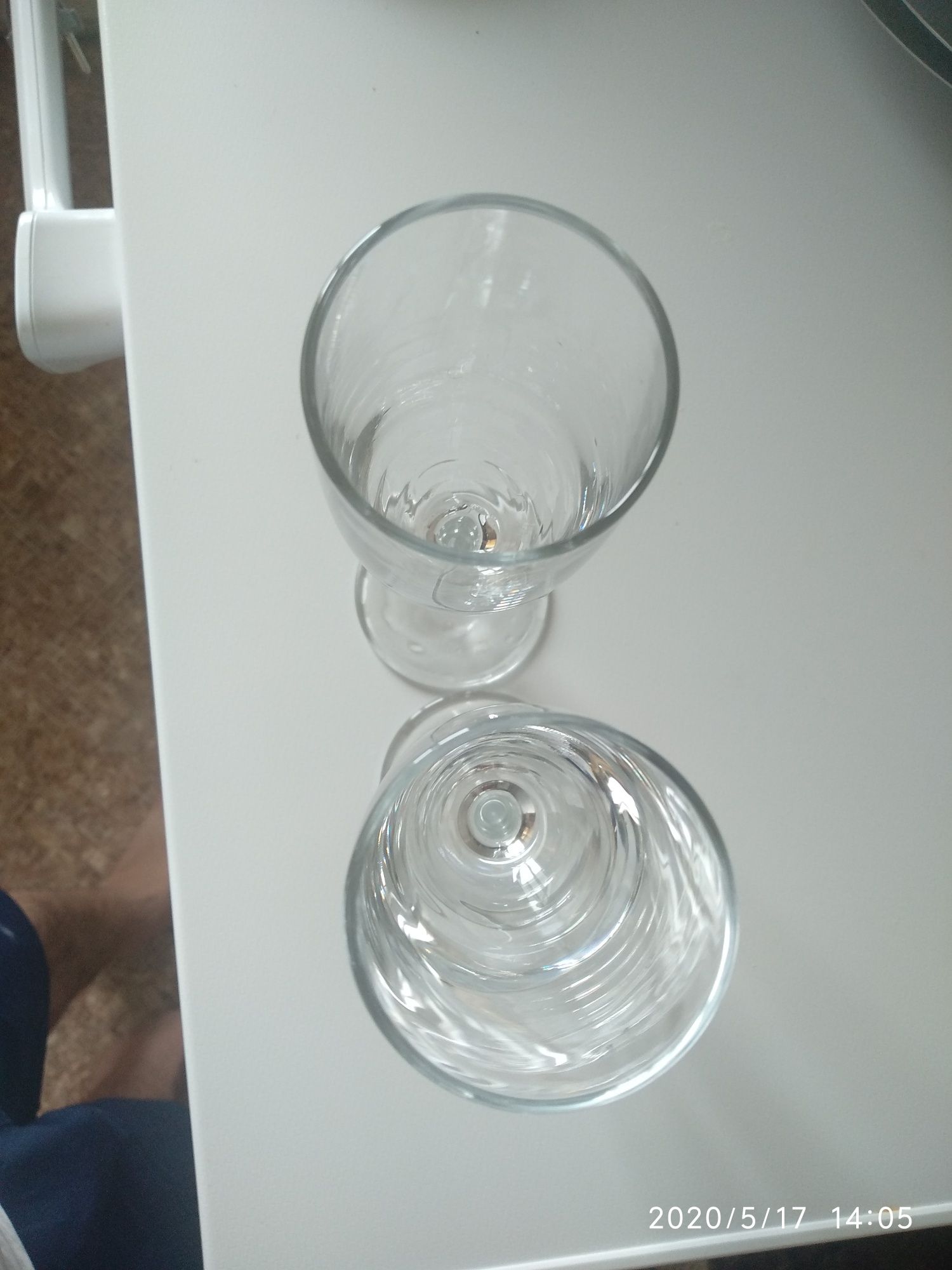 Продам бокалы для шампанского и вина