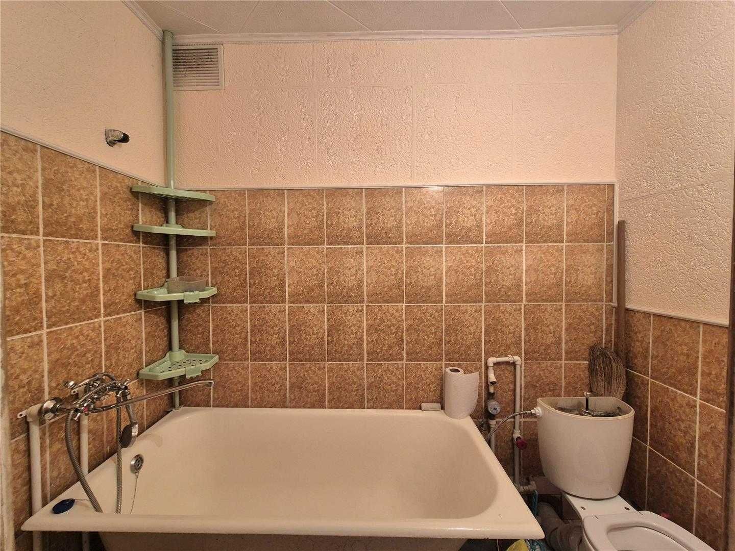 Продам 1 комн квартиру на 5 мкр в районе Тулпара.
на 2 /9 эт