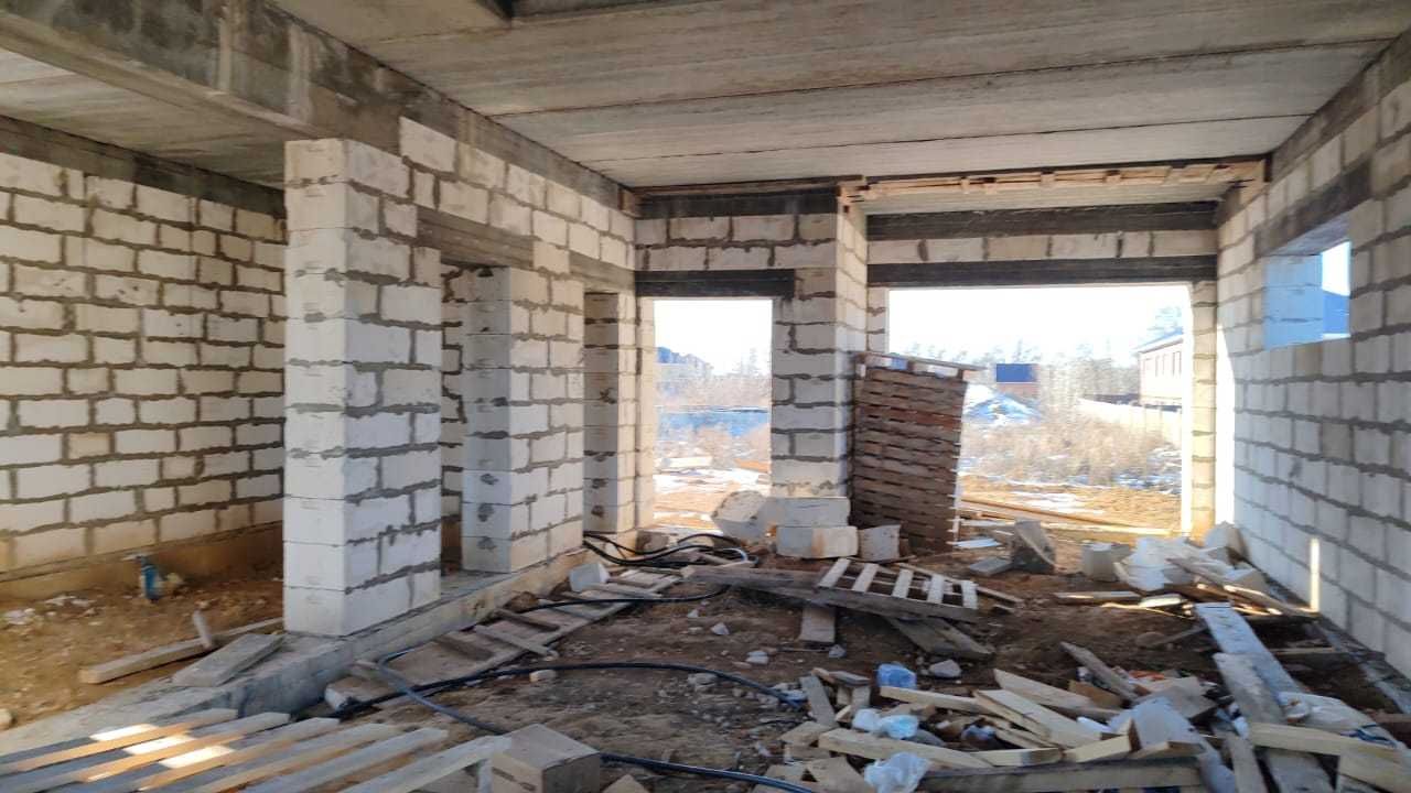Продам участок с недостроенным домом в жероме