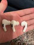 наушники, Airpods 2/3 по одному уху.