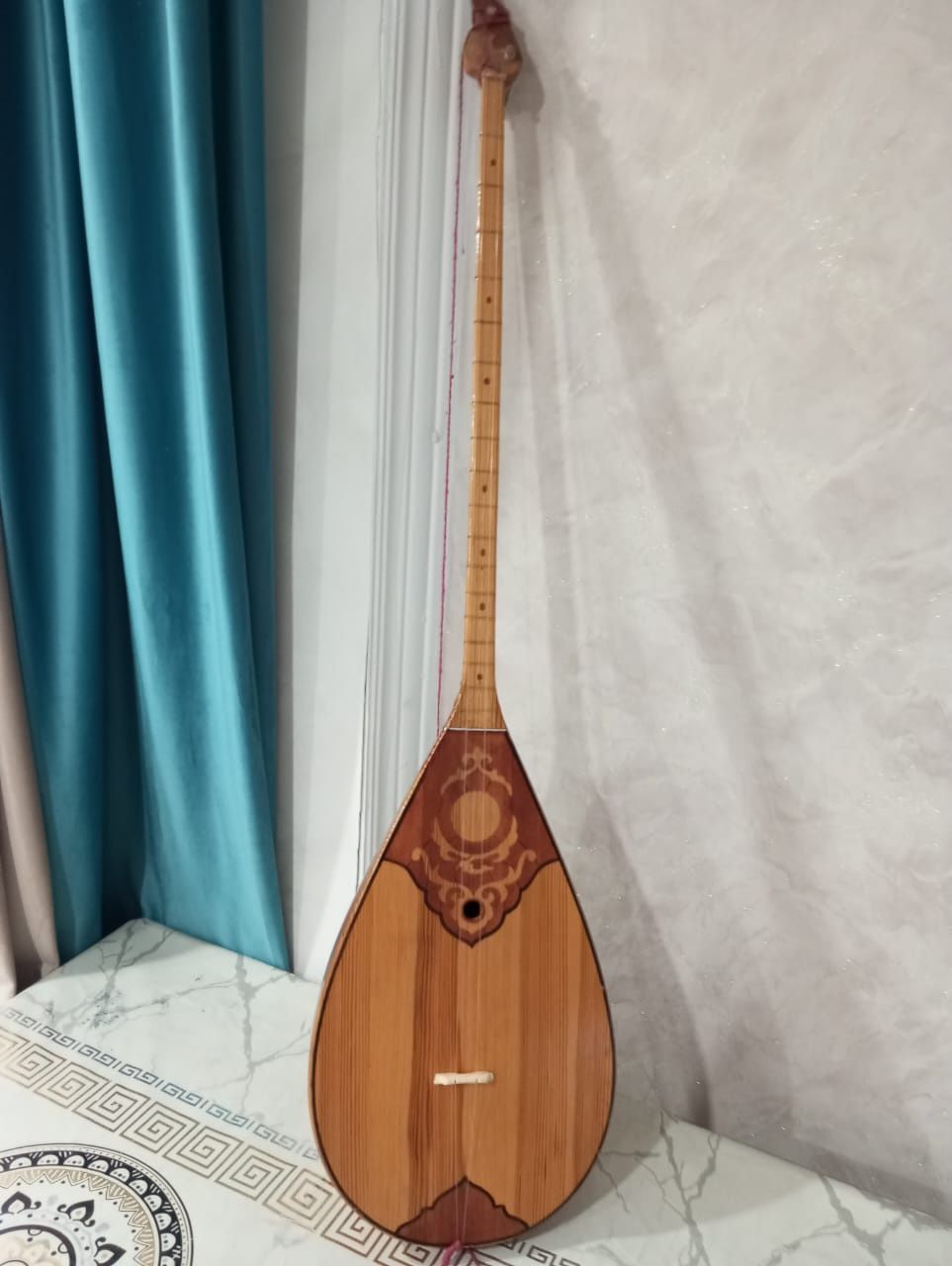 Продам домбыра. Рррро. Ррр