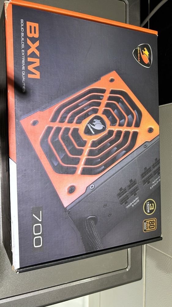Блок питания Cougar 700w