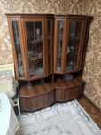 Продам сервант очень в хорошем качестве и состоянии