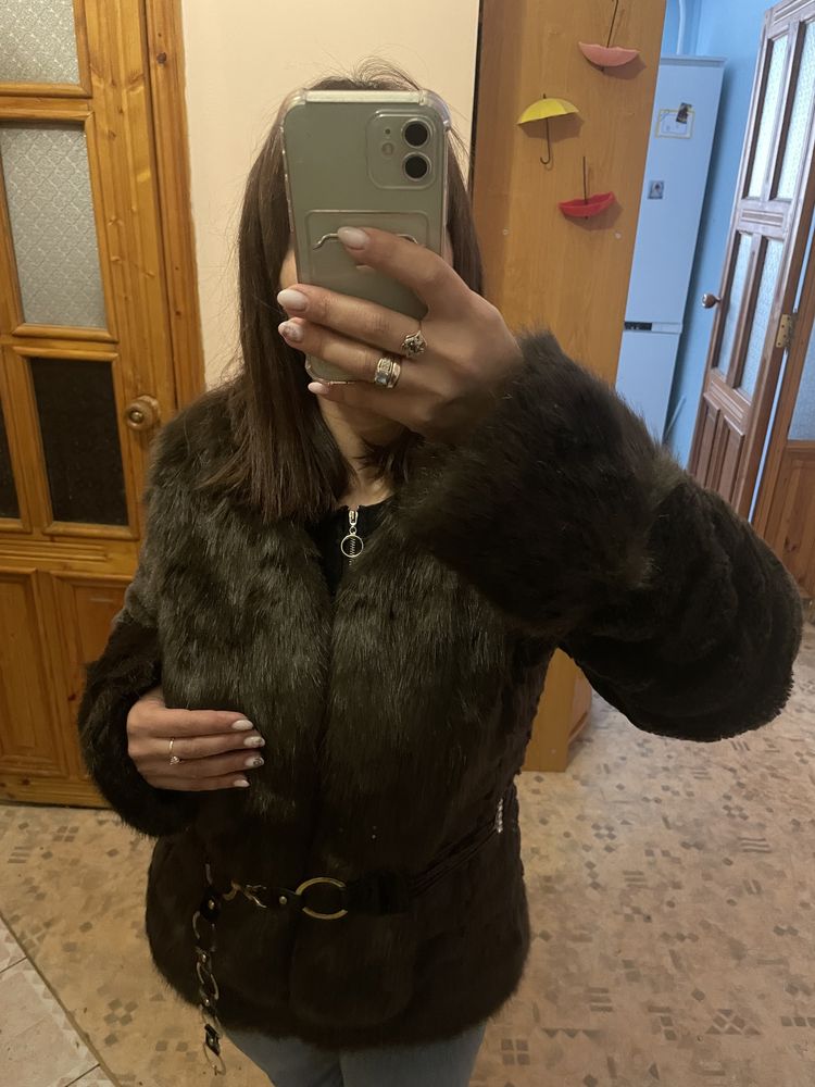 Красивая короткая шуба