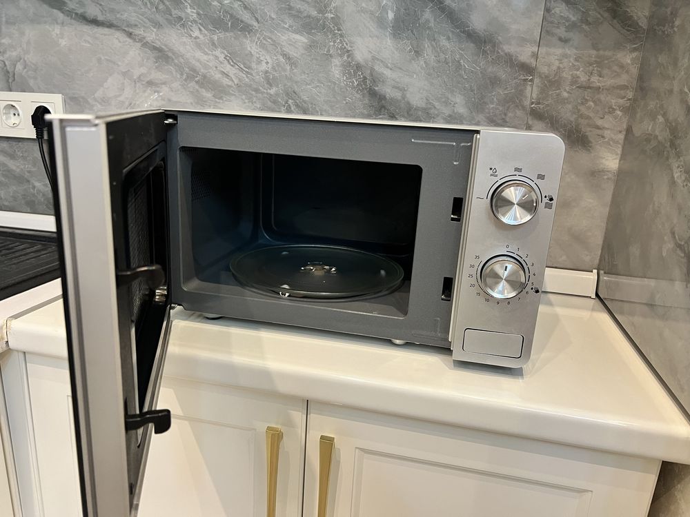 Продам микроволновую печь Gorenje