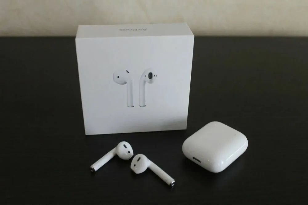 Продам AirPods Apple