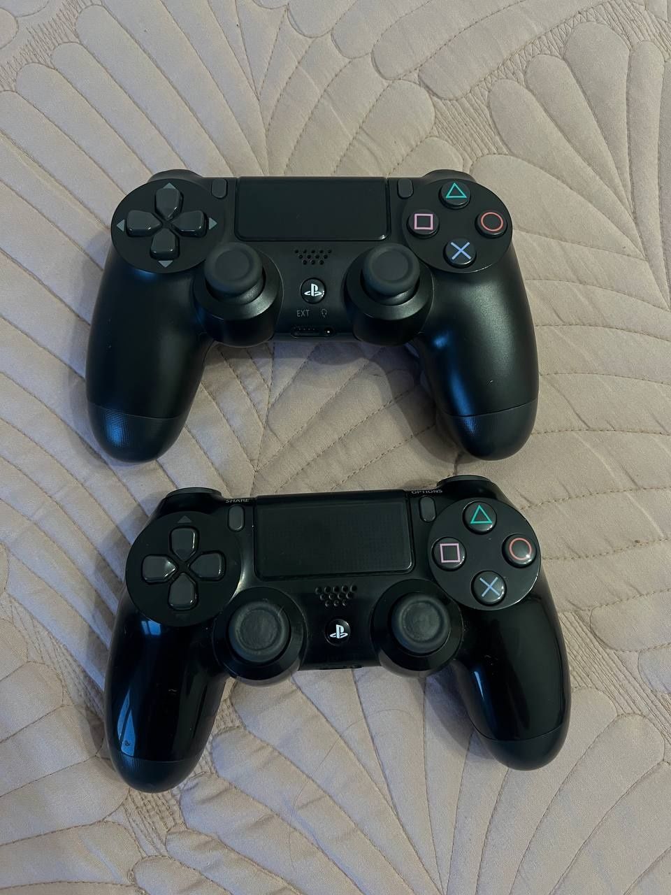 СРОЧНО! ТОРГ продам PS 4 Slim в идеальном состояний