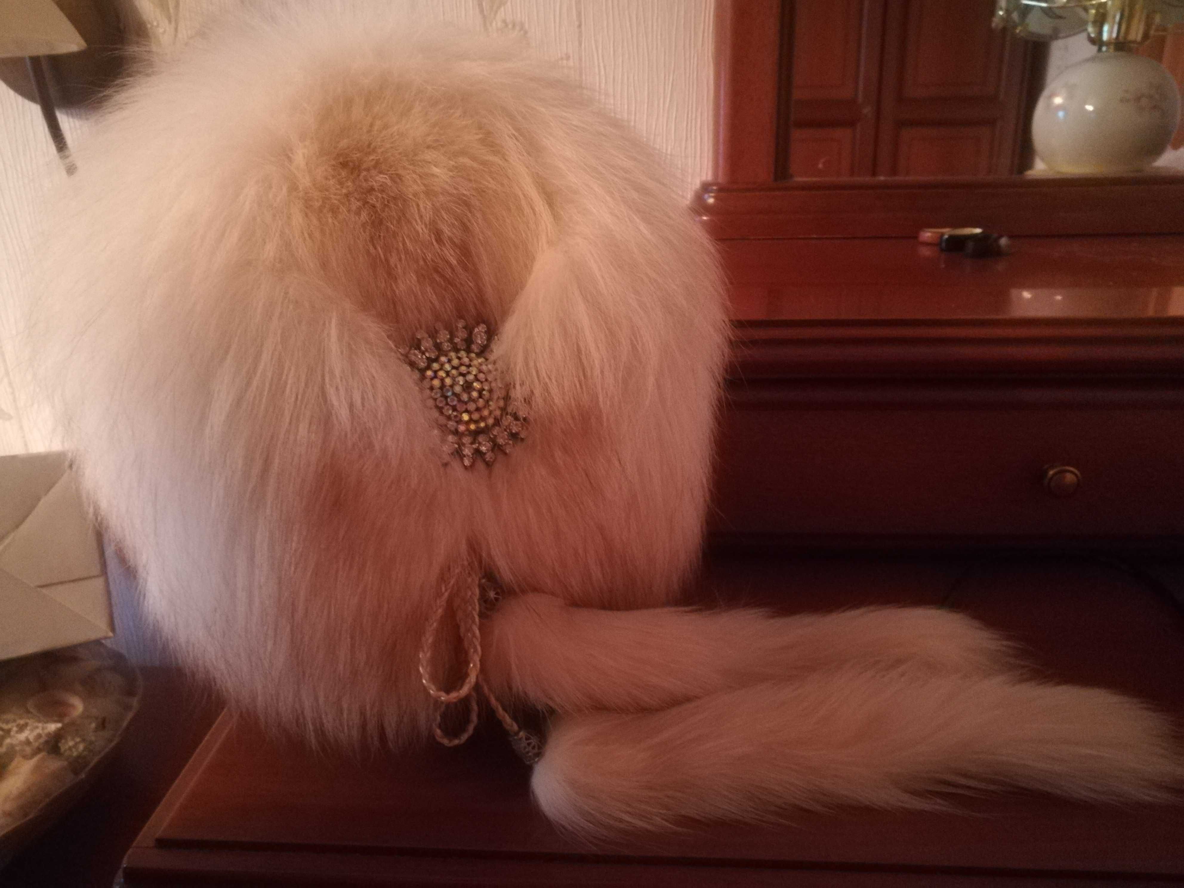 Шапка из лисы с камнями