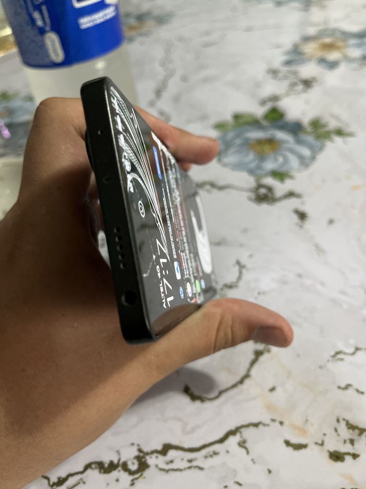 Продам redmi not13pro в идельнышем состоянии   опера24гб встр 512
