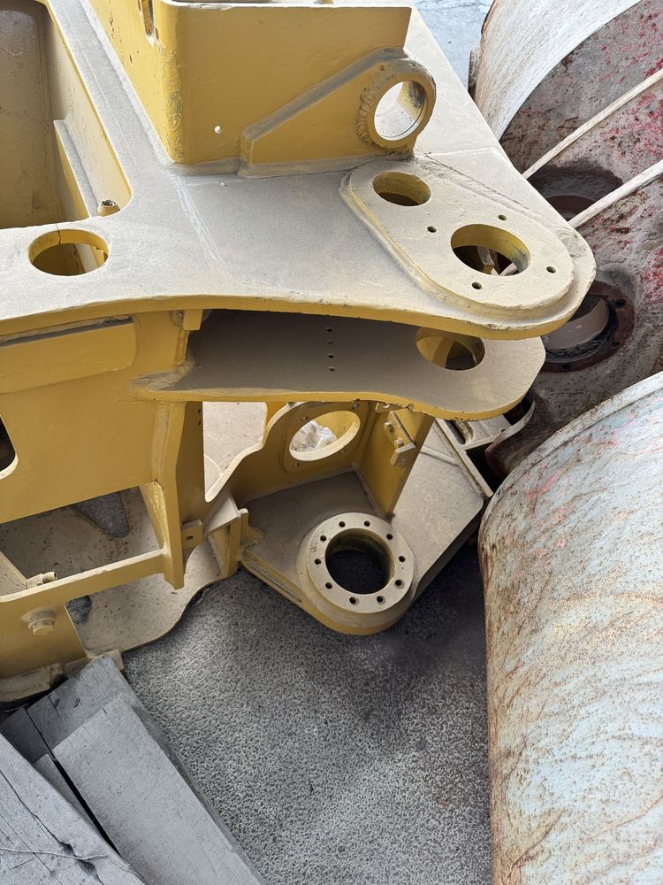 Продам заднюю полураму ПДМ  CAT R1300