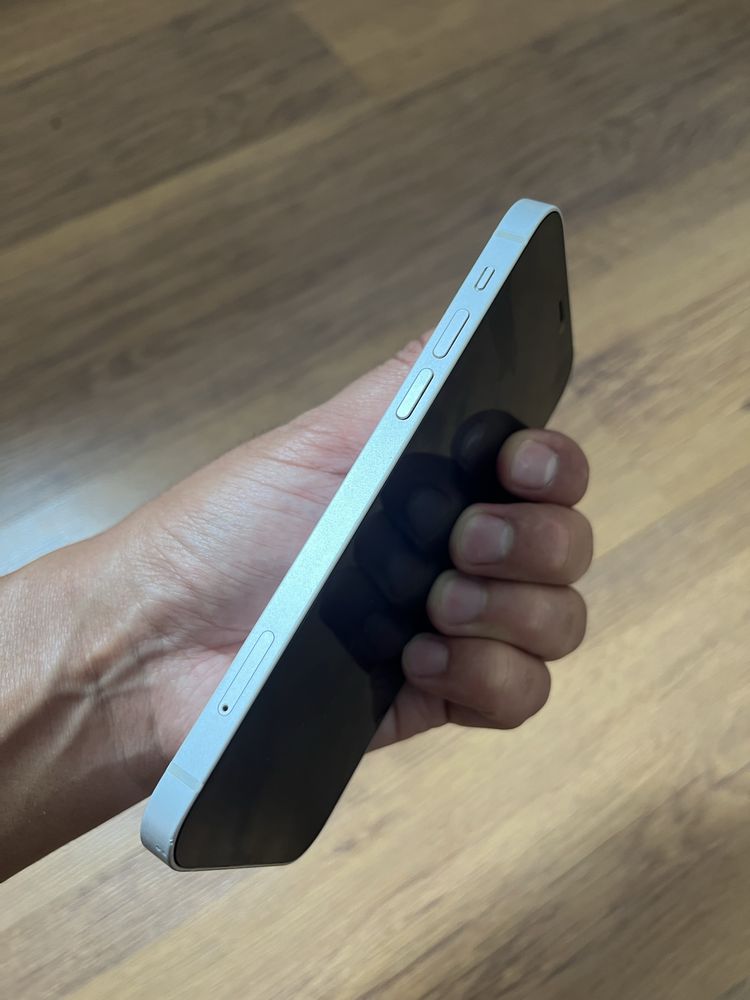 Iphone 12 64 GB серебристый