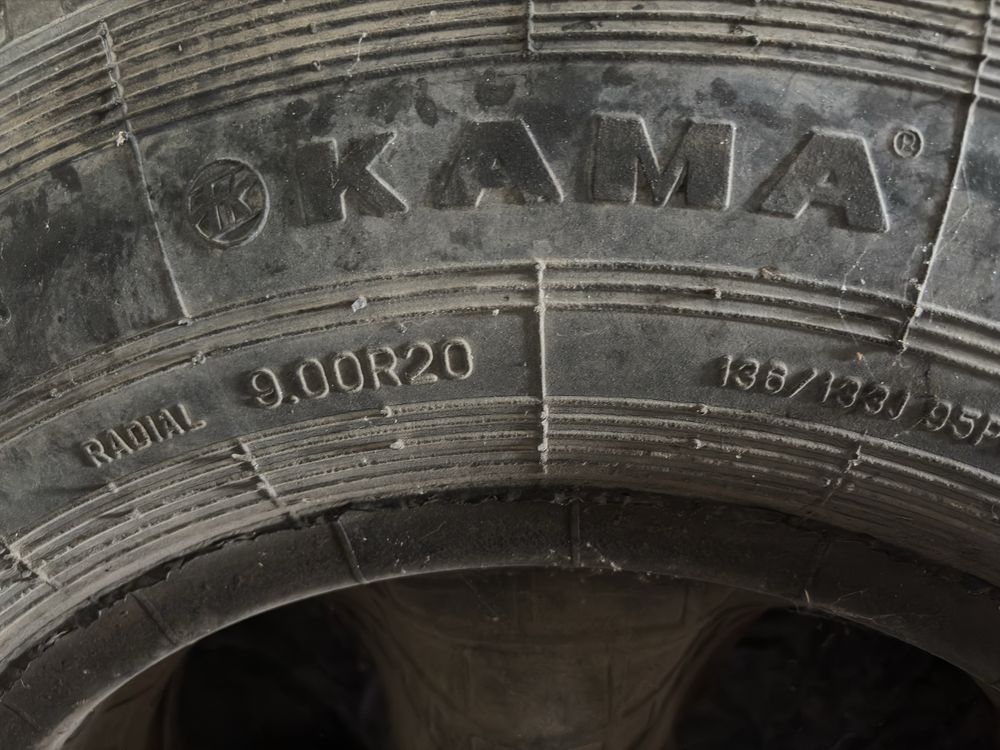 Продам шину на камаз 1 шт