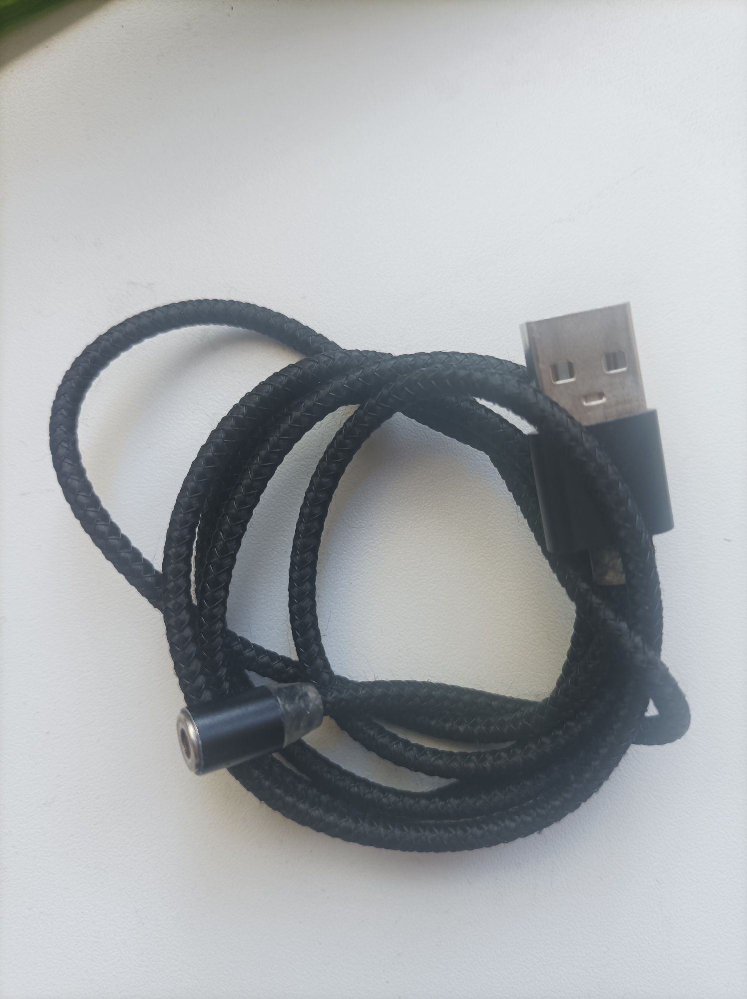 Провода разные зарядки и провода USB