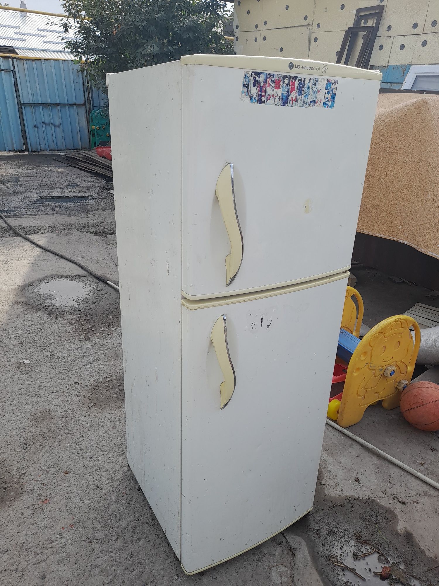 Продам б/у холодильник
