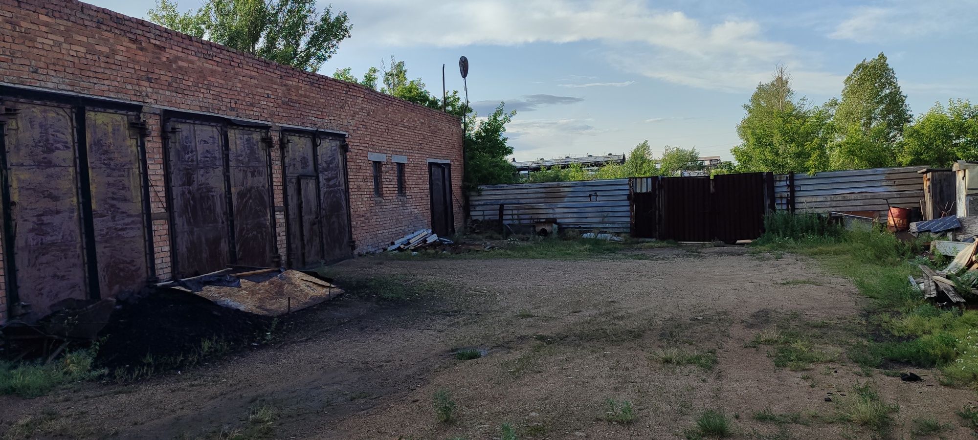 Продам здание гаражей