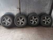Шипованные шины 215/65 R16, на дисках на Тайота Альфард и Фольксваген