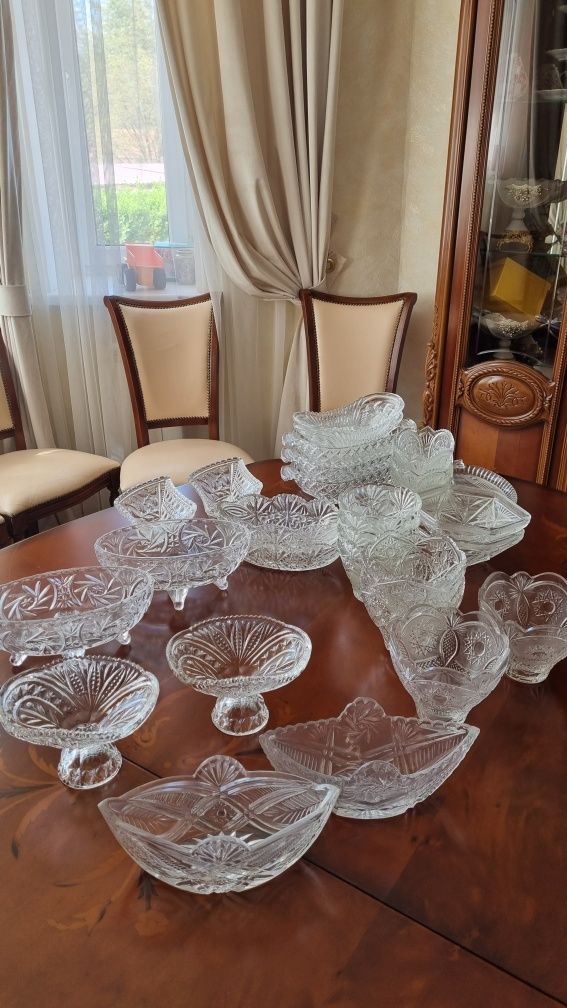 Продам хрустальные вазочки