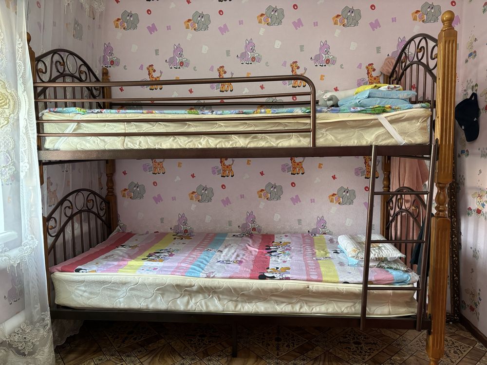 двухъярусная  кровать