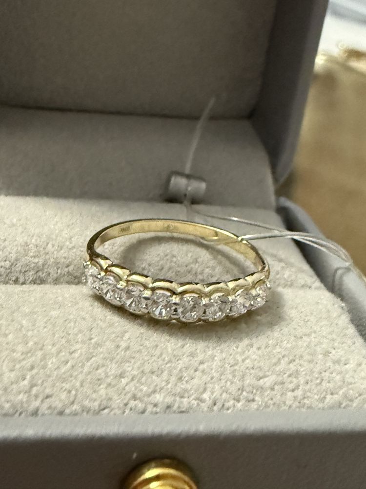 Золотое кольцо Diamant новое