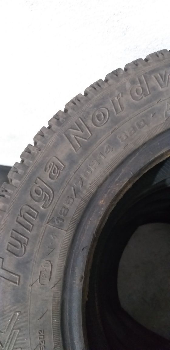 Зимние шины шипованые 185/70 R14