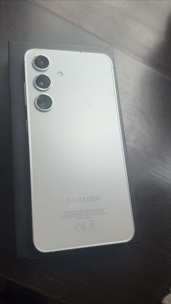 Продам Samsung Galaxy s24