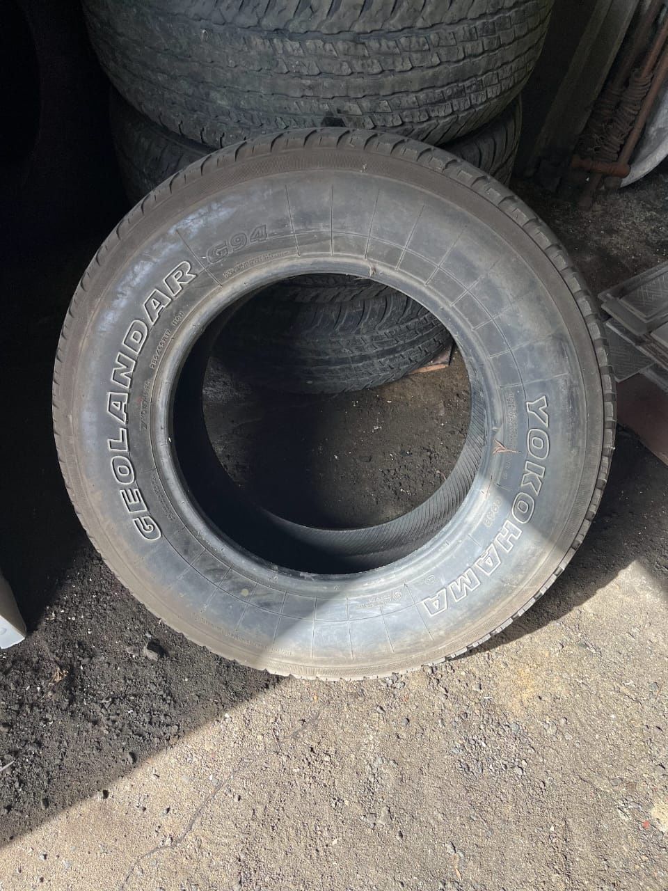Продаю летнюю  резину Якохама