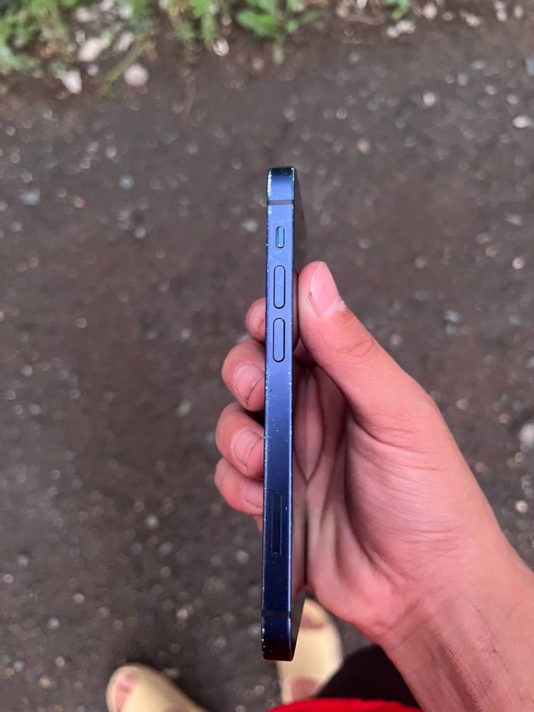 Продаю 12 mini..