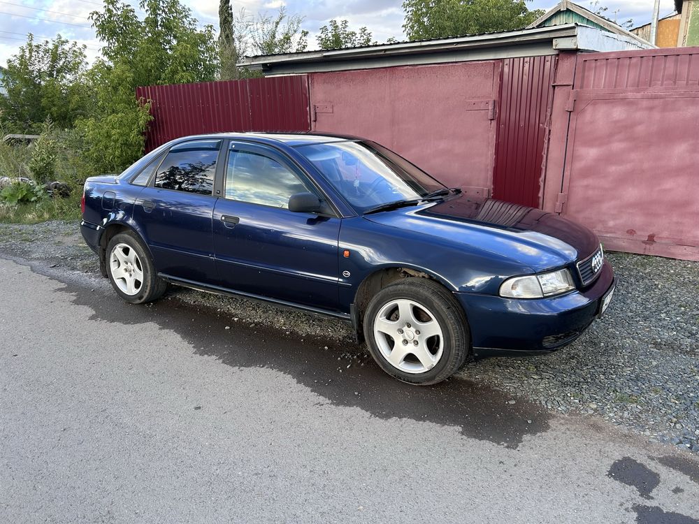 Audi A4 1.8 B5 1995г.