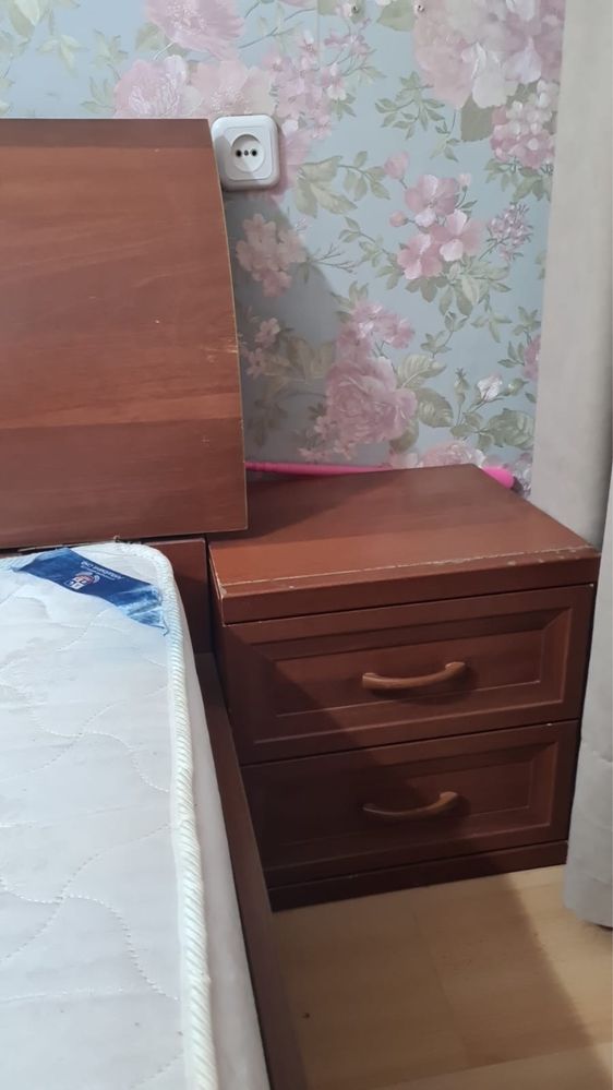 Продам кровать с матрасом