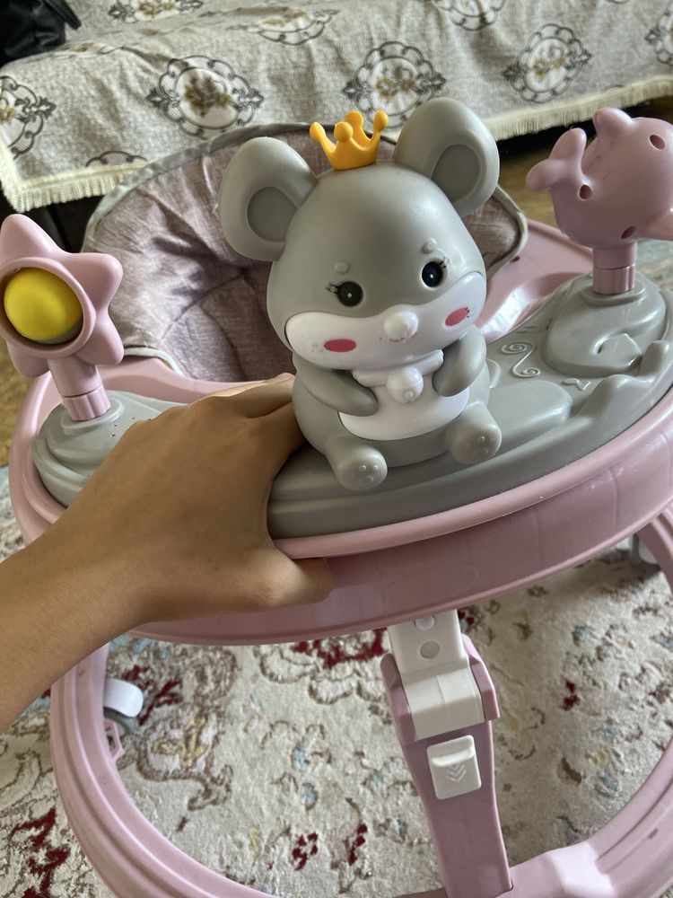 Ходунок для девочки