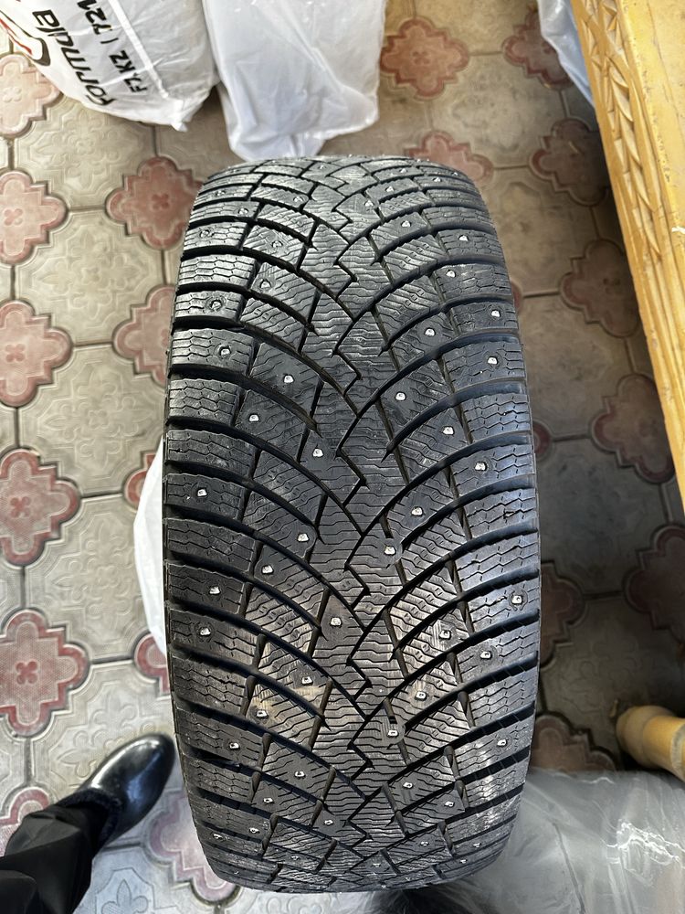 Pirelli scorpion ice zero