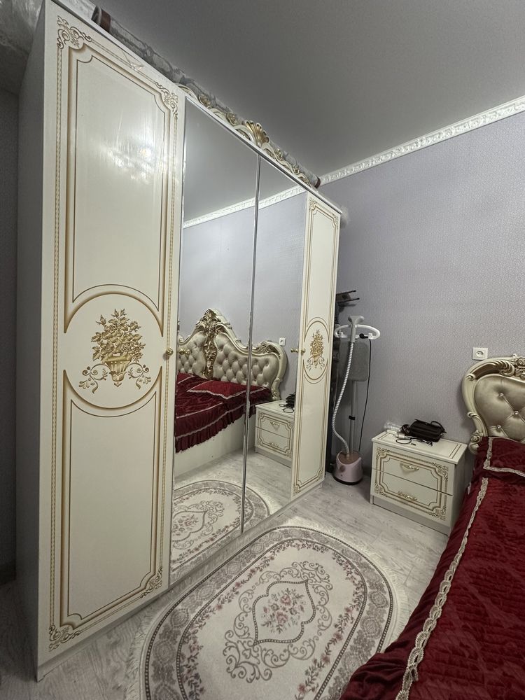 Продается спальный гарнитур