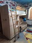 Продам детскую кровать и мини диванчик