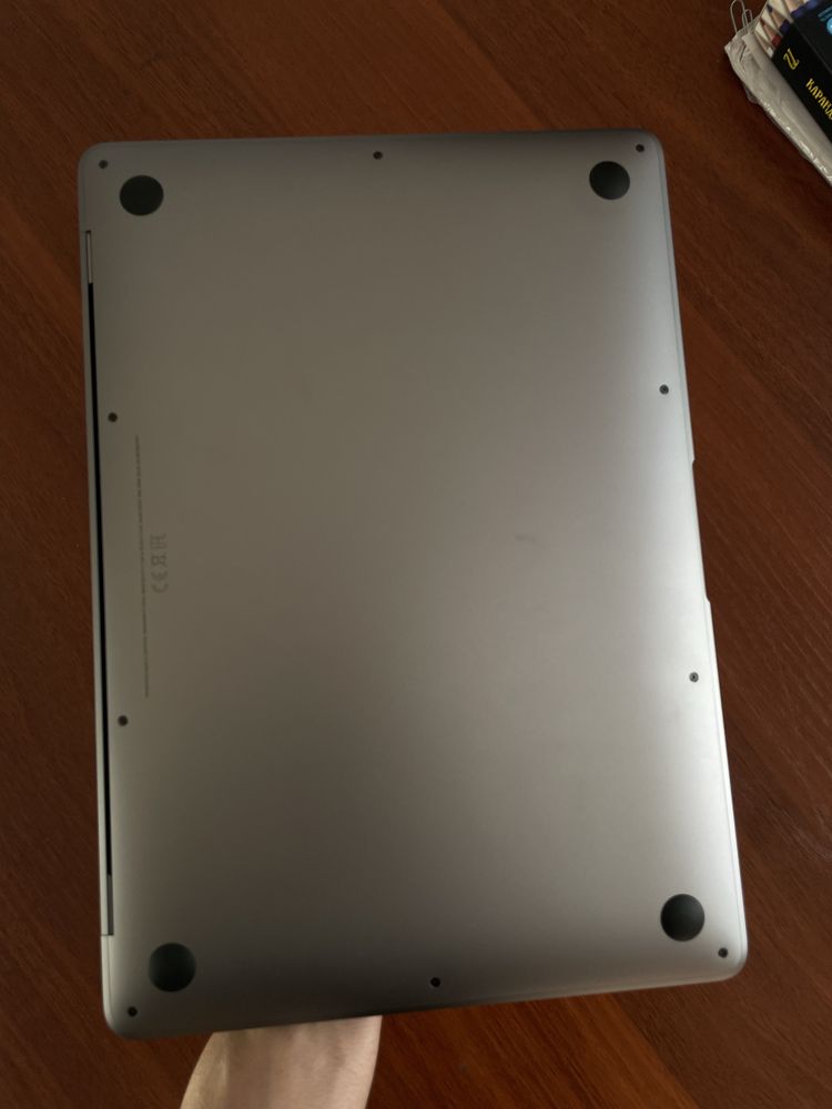 Продам Apple Macbook Air 13 2020 года