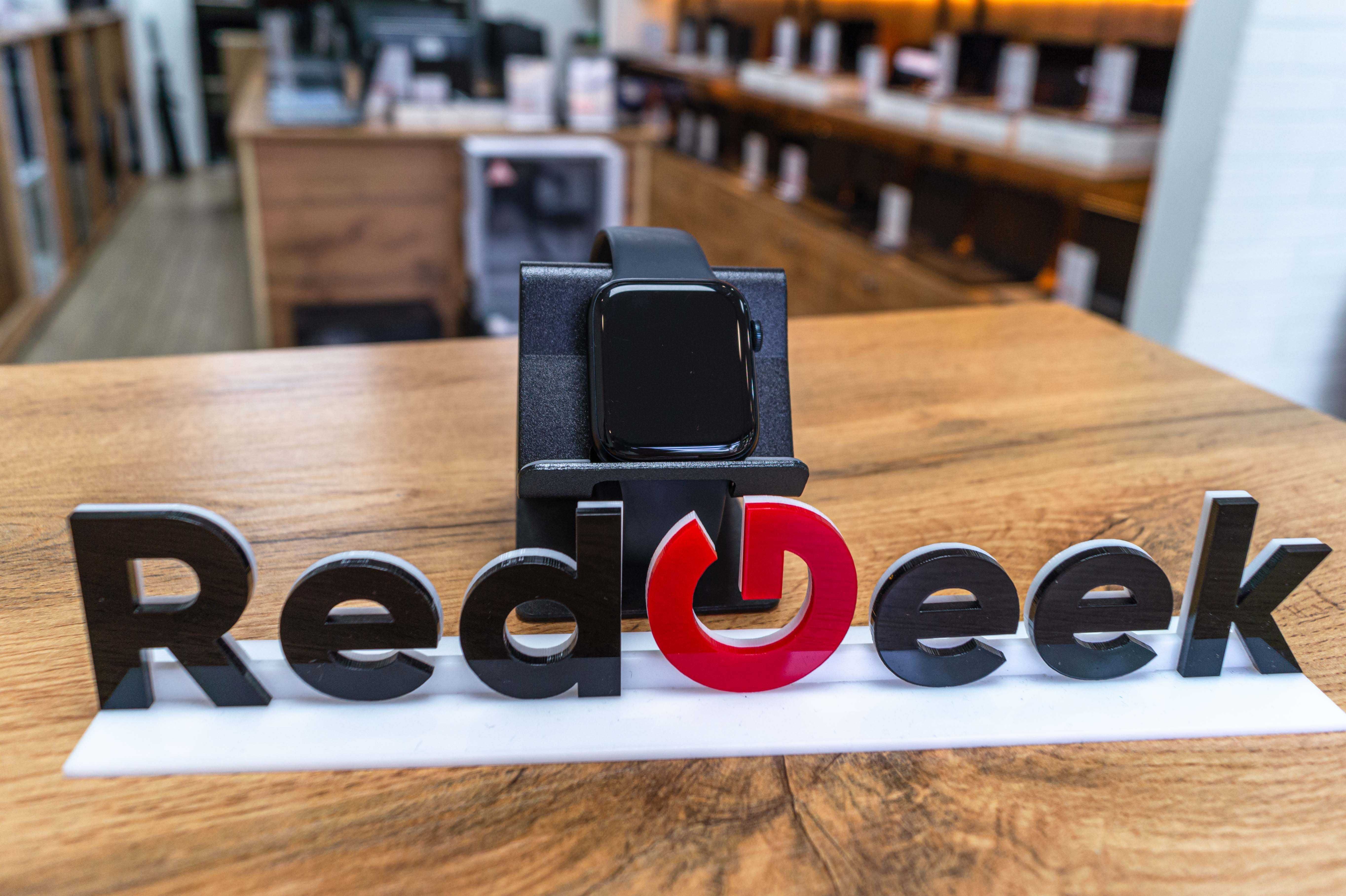 Apple Watch SE 2nd Gen| 44mm| Silver Aluminum| Магазин Red Geek