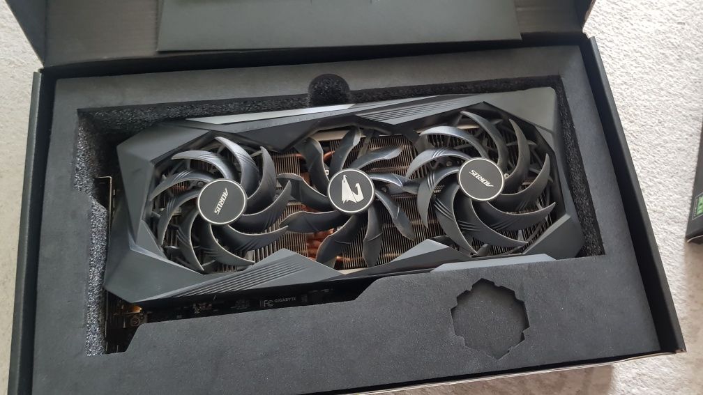 Видеокарта Radeon 6900 XT