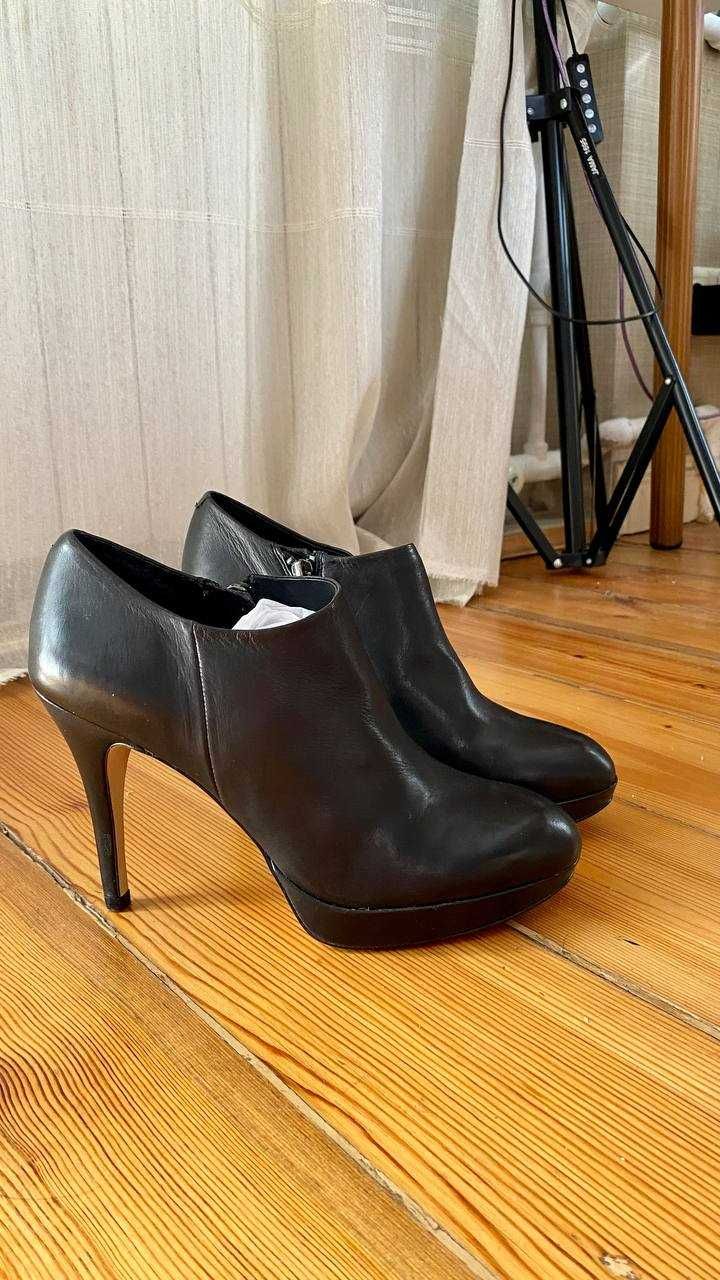 Кожаные ботильоны Vince Camuto, оригинал, 37 размер