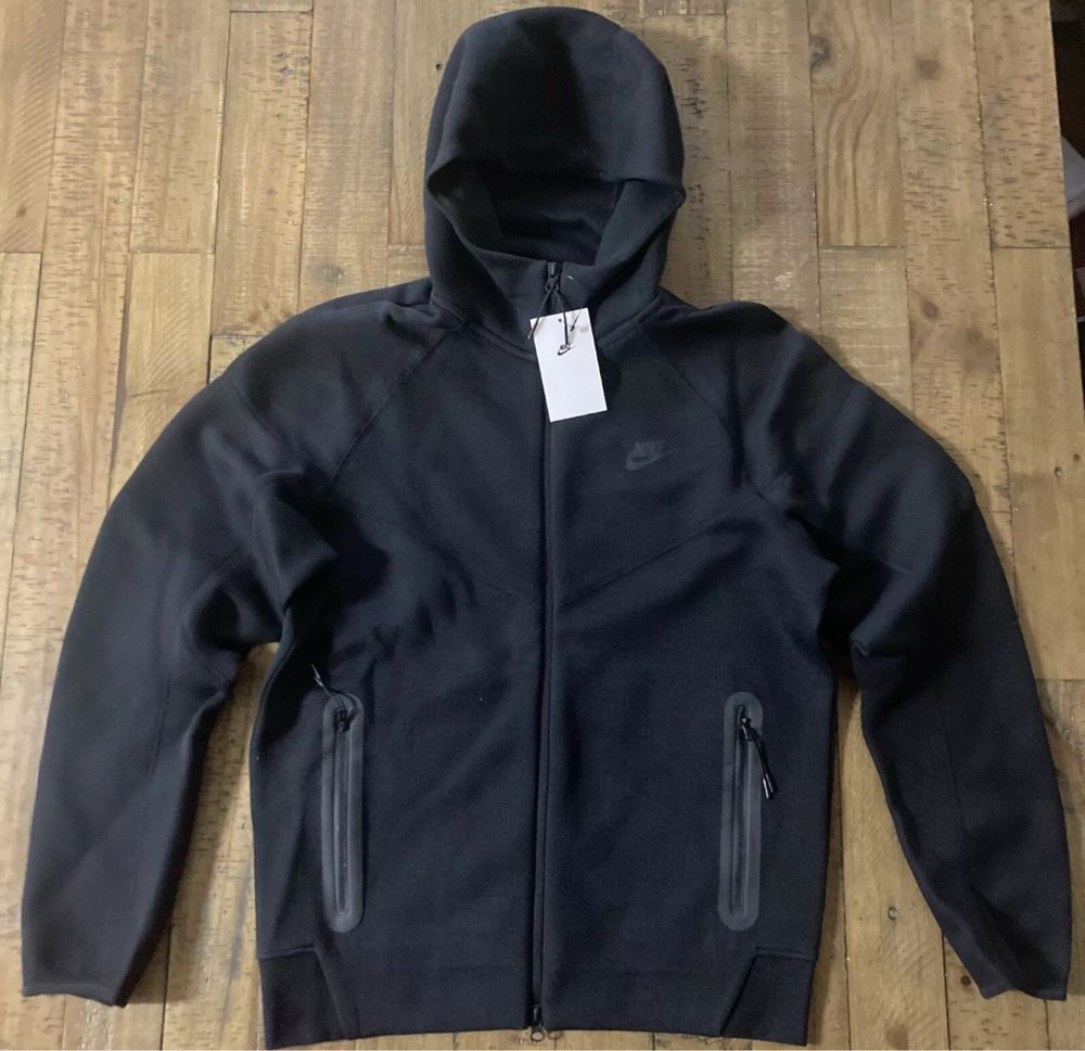 Nije Tech Fleece