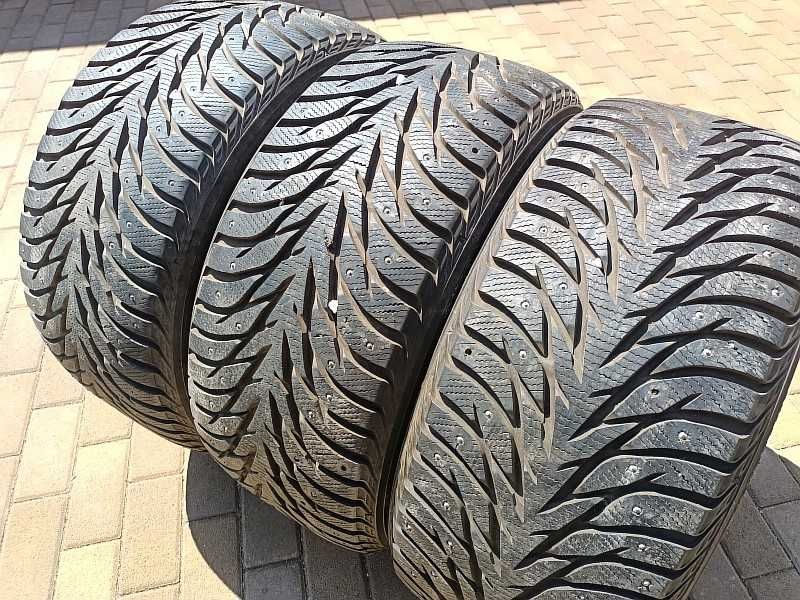 Шины 275/40 R20 - "Yokohama ice Guard Stud iG35" (Япония),шипованные.