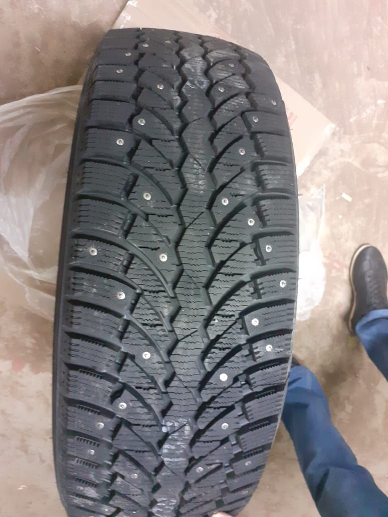 Срочно! Шины от  Pirelli  R18 225 на 60