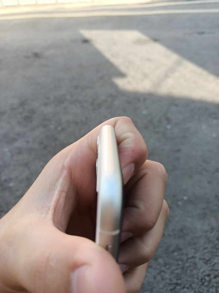 Айфон 11 64 GB..